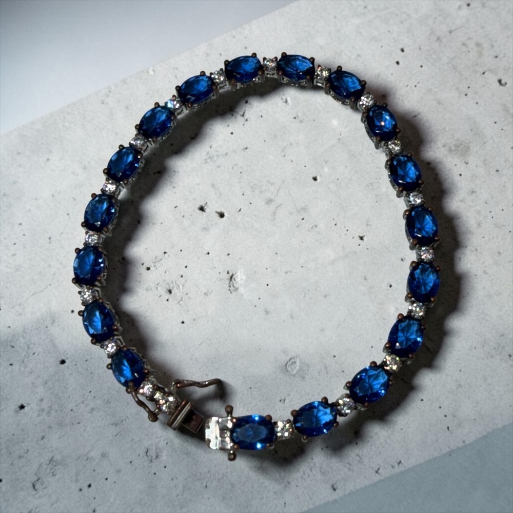 Elizabeth Taylor Avon Midnight Sapphire Blue Tennis Bracelet 8.5 Inch Vintage